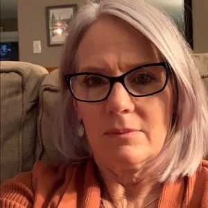 Meet your Posher, Lori